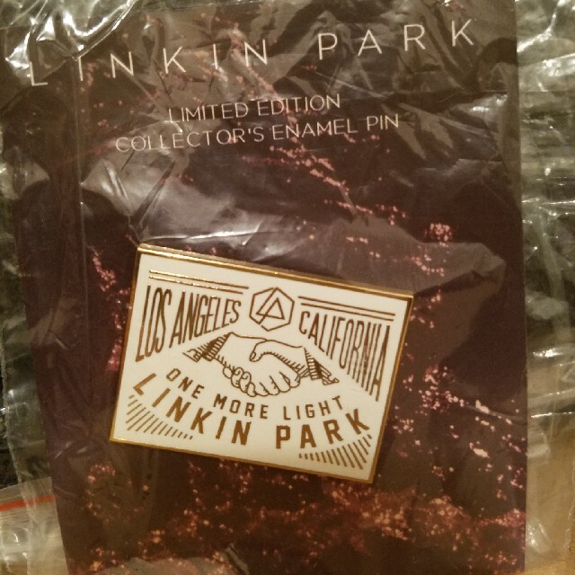 新品未開封 LINKIN PARK リンキンパーク ピンバッチ 白×ゴールド