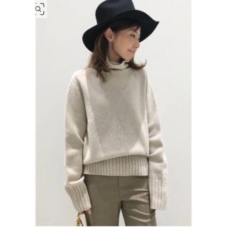 アパルトモンドゥーズィエムクラス(L'Appartement DEUXIEME CLASSE)の美品 L'Appartement ARCH THEタートルネックニット ベージュ(ニット/セーター)