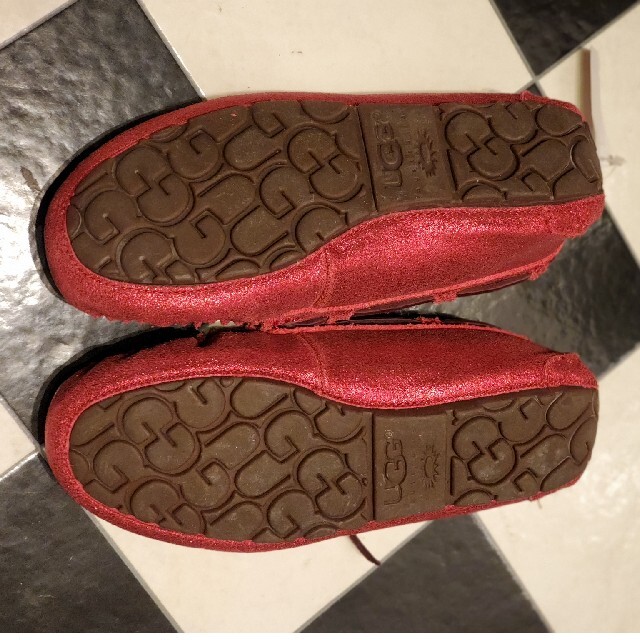 UGG(アグ)の専用【 箱なし】UGG RED METALLIC FLAT LOAFERS レディースの靴/シューズ(ブーツ)の商品写真