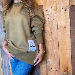 アリシアスタン(ALEXIA STAM)の秋のデート服♡LUSSO SURF 刺繍トレーナー　スウェット　Sサイズ☆(トレーナー/スウェット)