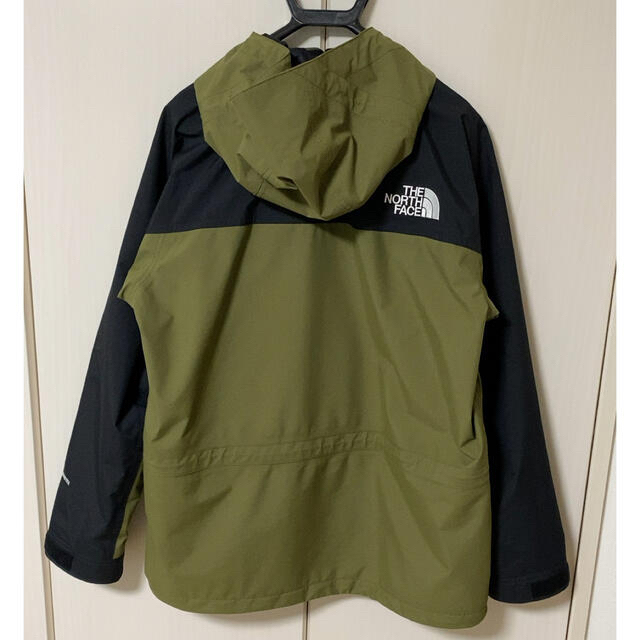 THE NORTH FACE(ザノースフェイス)のthe north faceマウンテンライトジャケット　バーントオリーブ　L メンズのジャケット/アウター(ナイロンジャケット)の商品写真