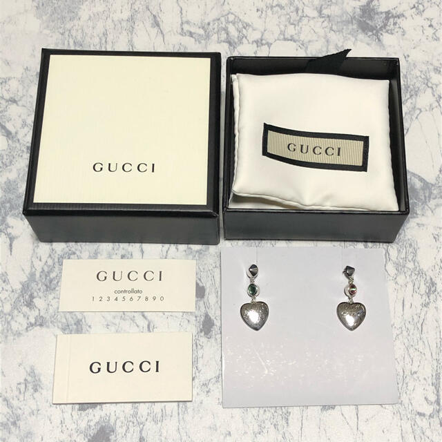 Gucci(グッチ)のGUCCI グッチ BLIND for LOVEハートピアス レディースのアクセサリー(ピアス)の商品写真