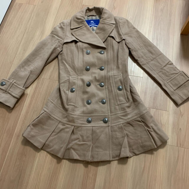 BURBERRY BLUE LABEL(バーバリーブルーレーベル)のクレストブリッジブルーレーベル レディースのジャケット/アウター(ピーコート)の商品写真