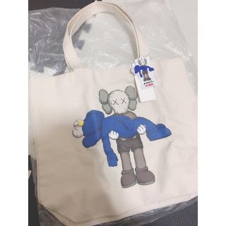 ユニクロ(UNIQLO)のKAWS トートバッグ ユニクロ(トートバッグ)