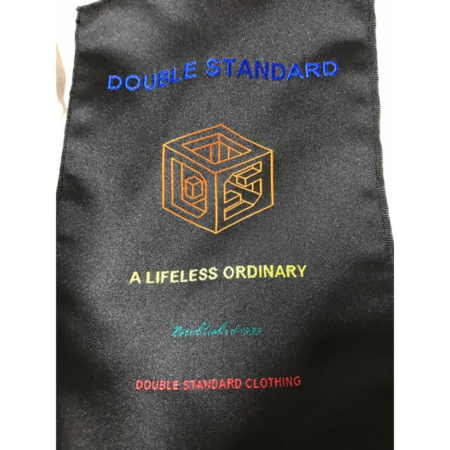 DOUBLE STANDARD CLOTHING(ダブルスタンダードクロージング)のDOUBLE  STANDARD CLOTHING ダウンベスト 白 レディースのジャケット/アウター(ダウンベスト)の商品写真