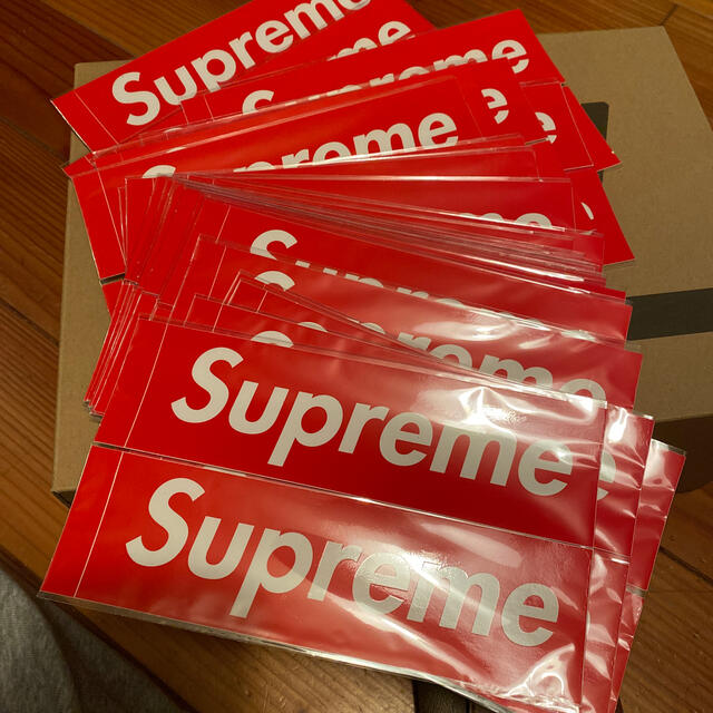 supreme ステッカー