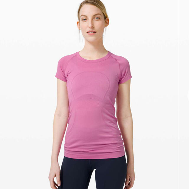 lululemon(ルルレモン)の【処分セール】ルルレモン　Swiftly Tech Short Sleeve 4 レディースのトップス(Tシャツ(半袖/袖なし))の商品写真