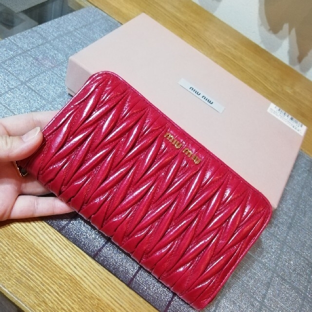 【はるみん様専用‼️】miu miu❤️ラウンドファスナー長財布