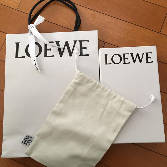 LOEWE(ロエベ)のLOEWE（ロエベ）ショップバック レディースのバッグ(ショップ袋)の商品写真