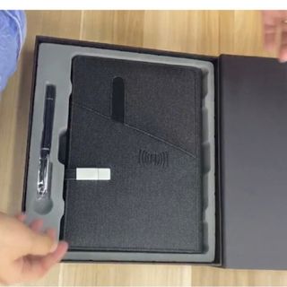 【仕事が出来る人は持っている】システム手帳 ワイヤレス充電機能搭載 (手帳)