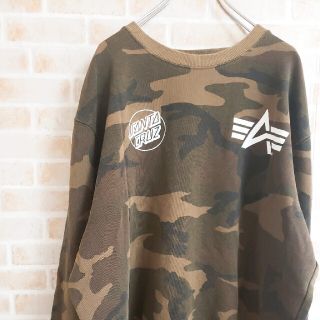 アルファインダストリーズ(ALPHA INDUSTRIES)の美品　SANTA CRUZ ×ALPHA INDUSTRIES カモ柄トレーナー(スウェット)