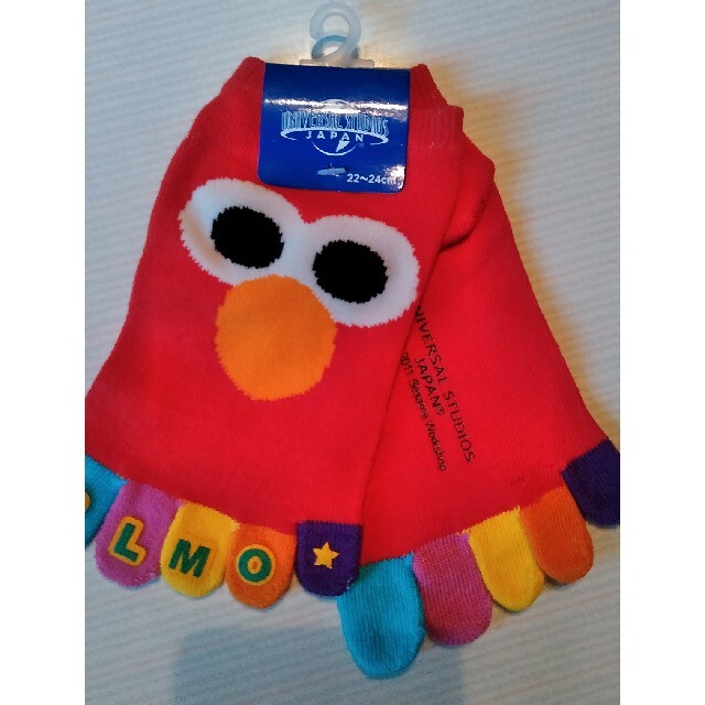 USJ(ユニバーサルスタジオジャパン)のUNIVERSAL STUDIOS JAPAN✨ELMO☆5本指ソックス🎵新品 レディースのレッグウェア(ソックス)の商品写真