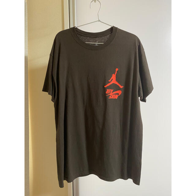 NIKE(ナイキ)のwinxwin様専用　travis scott × Jordan tシャツ メンズのトップス(Tシャツ/カットソー(半袖/袖なし))の商品写真
