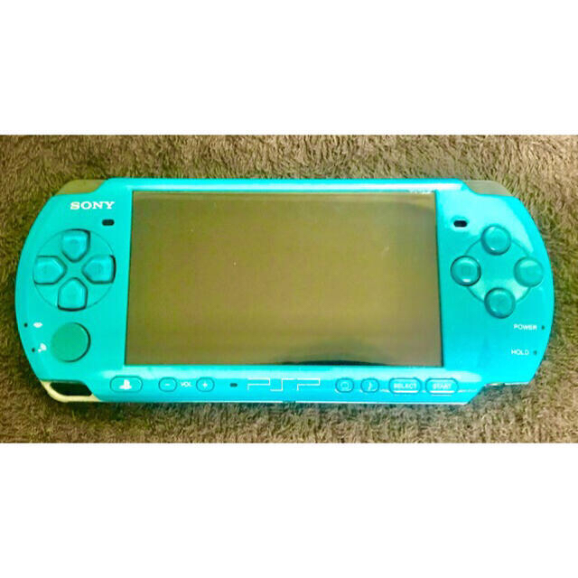 PlayStation Portable(プレイステーションポータブル)の【限定モデル】PSP 3000 初音ミク 4本ソフト付き エンタメ/ホビーのゲームソフト/ゲーム機本体(携帯用ゲーム機本体)の商品写真