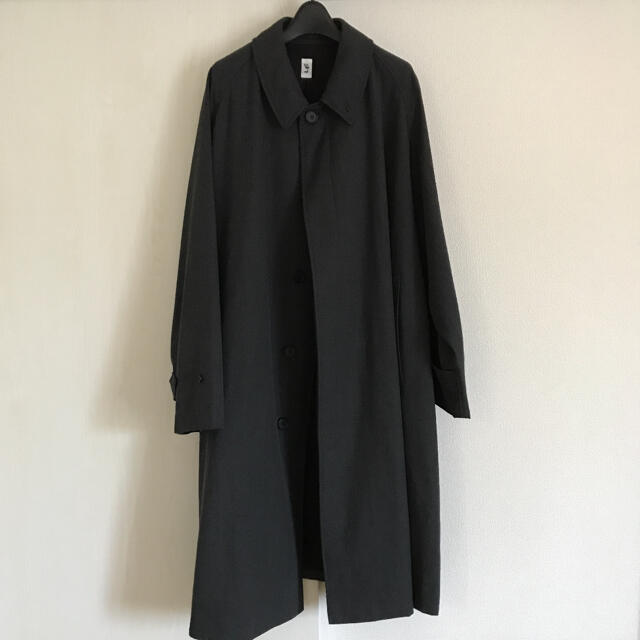 COMOLI(コモリ)のLE 20aw Wool surge バルカラー コート グレー サイズ2 メンズのジャケット/アウター(ステンカラーコート)の商品写真
