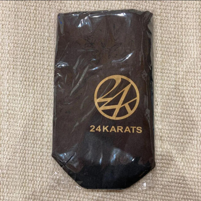 24karats(トゥエンティーフォーカラッツ)の新品未使用　非売品　24karats  ペットボトルカバー エンタメ/ホビーのタレントグッズ(ミュージシャン)の商品写真