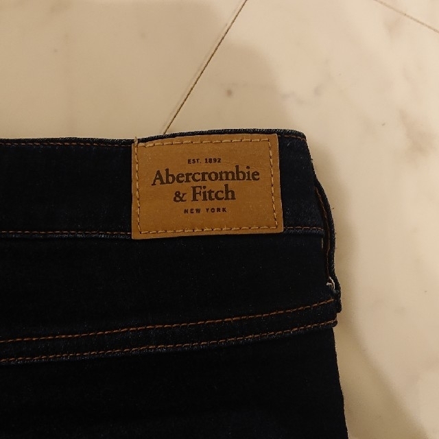 Abercrombie&Fitch(アバクロンビーアンドフィッチ)のアバクロ ジーンズ レディース デニムパンツ ストレッチ スリムW28 L31 レディースのパンツ(デニム/ジーンズ)の商品写真