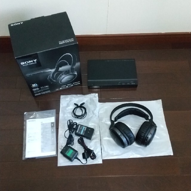 SONY(ソニー)のMDR-DS7500 ソニー 7.1chワイヤレスサラウンドヘッドホン スマホ/家電/カメラのオーディオ機器(ヘッドフォン/イヤフォン)の商品写真