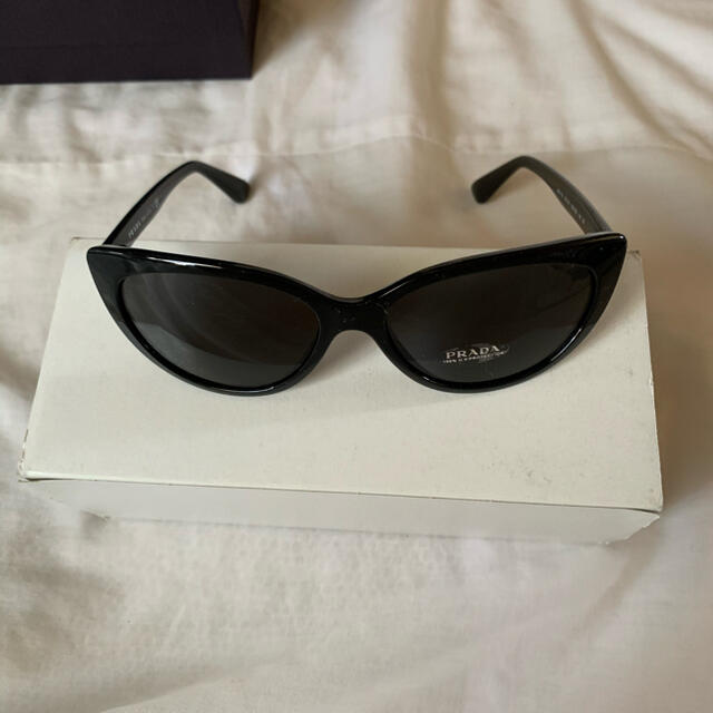 PRADA(プラダ)の新品　【プラダ】　サングラス　SPR17V  黒 レディースのファッション小物(サングラス/メガネ)の商品写真