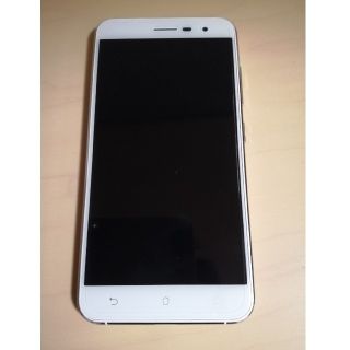 エイスース(ASUS)のカラスコ様専　ASUS Zenfone3 ZE520KL ホワイト(スマートフォン本体)