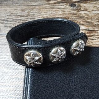 クロムハーツ(Chrome Hearts)の【CHROME HEARTS】レザーブレスレット☆3スターボタン(ブレスレット)