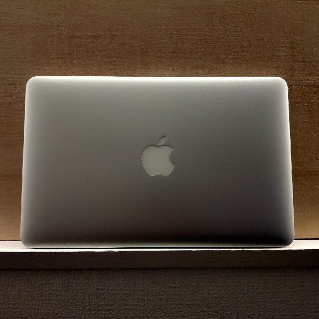 [美品][MD711J/B] MacBook Air 11インチ 2014