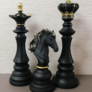 ３個セット ナイトキングクイーン チェス駒オブジェの通販 by ...