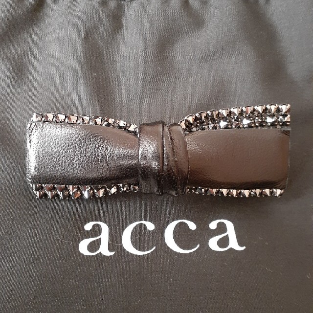 acca(アッカ)の専用★acca 　リボン　レザー　ミニ　バレッタ　アッカ レディースのヘアアクセサリー(バレッタ/ヘアクリップ)の商品写真