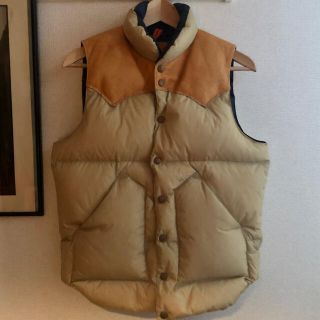 ロッキーマウンテンフェザーベッド(Rocky Mountain Featherbed)のROCKY MOUNTAIN FEATHERBED×BEAMS別注　ダウンベスト(ダウンベスト)