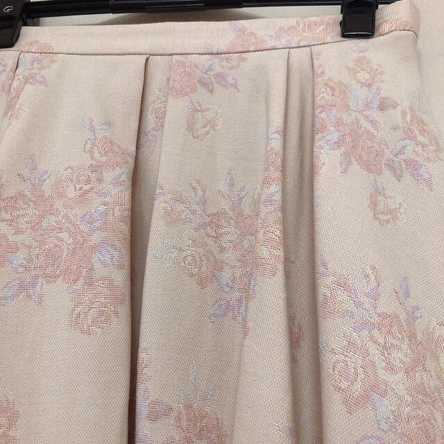 LAISSE PASSE(レッセパッセ)のLAISSE PASSE 花柄フレアスカート レディースのスカート(ひざ丈スカート)の商品写真