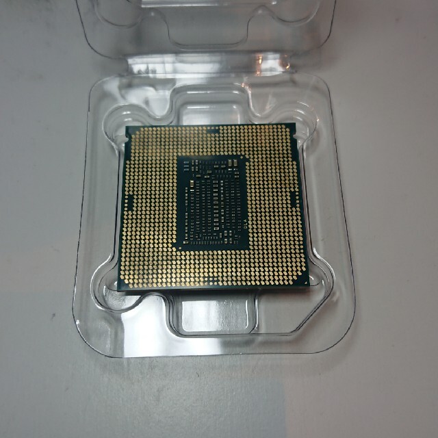 intel Core i7 9700k 傷・汚れ・変色等有品① - PCパーツ