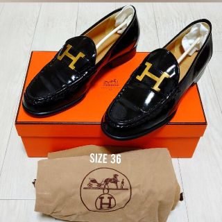 エルメス(Hermes)のHERMES エナメル ローファー ブラック サイズ 36(ローファー/革靴)