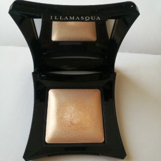 Illamasqua ビヨンドパウダー（OMG）(チーク)