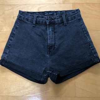 ベルシュカ(Bershka)のBershka デニム　ショートパンツ　黒(ショートパンツ)