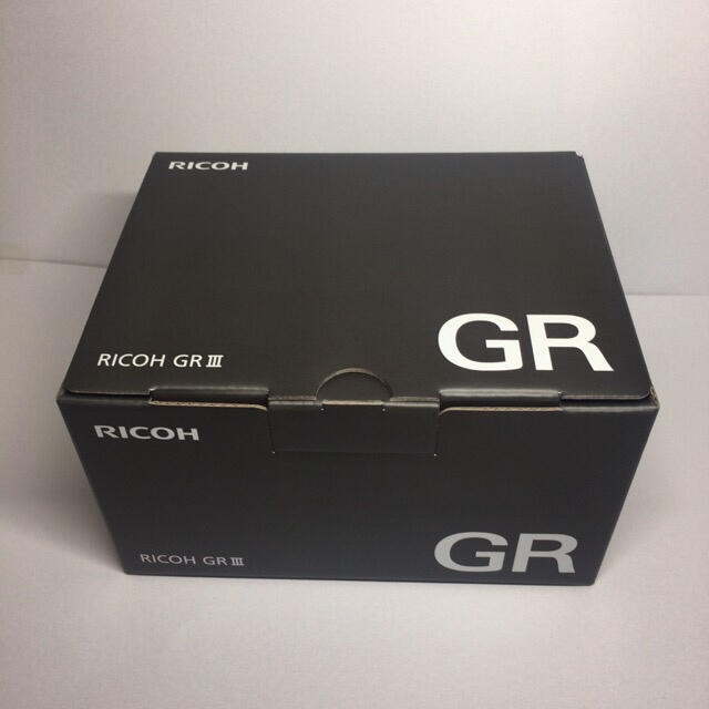 RICOH(リコー)のRICOH コンパクトデジタルカメラ GRIII スマホ/家電/カメラのカメラ(コンパクトデジタルカメラ)の商品写真