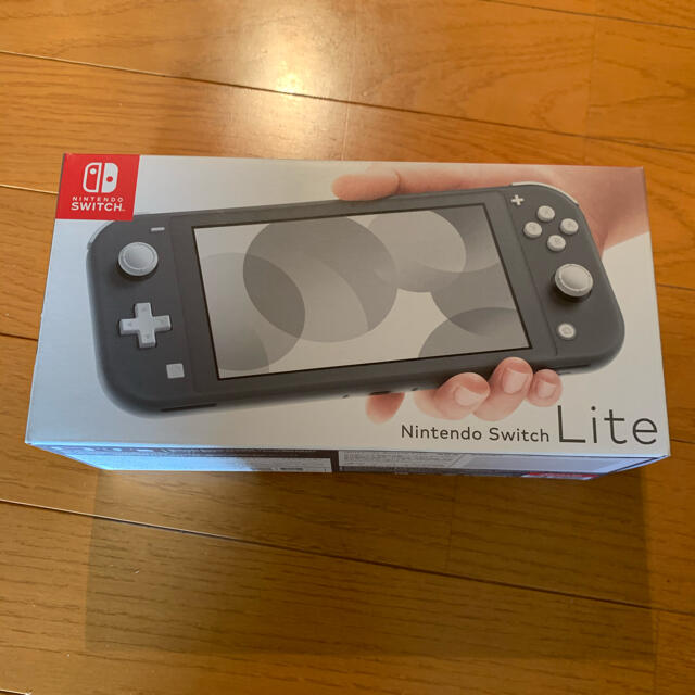 任天堂(ニンテンドウ)のSwitch Lite 任天堂 スイッチ ライト 本体  ニンテンドウ　グレー エンタメ/ホビーのゲームソフト/ゲーム機本体(携帯用ゲーム機本体)の商品写真