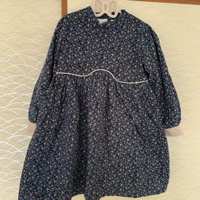 ワンピース　花柄　長袖　裏起毛　女の子　キッズ　120cm キッズ/ベビー/マタニティのキッズ服女の子用(90cm~)(ワンピース)の商品写真