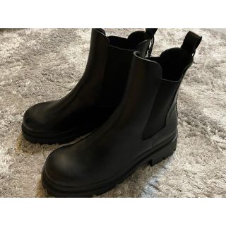 ザラ(ZARA)の【新品未使用】ZARA ショート ブーツ 39 (ブーツ)