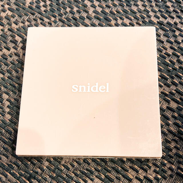 SNIDEL(スナイデル)のスナイデル snidel アイシャドウパレット 付録 コスメ/美容のベースメイク/化粧品(アイシャドウ)の商品写真