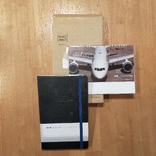 エーエヌエー(ゼンニッポンクウユ)(ANA(全日本空輸))の非売品【ANA】卓上カレンダー&ダイアリー(カレンダー/スケジュール)