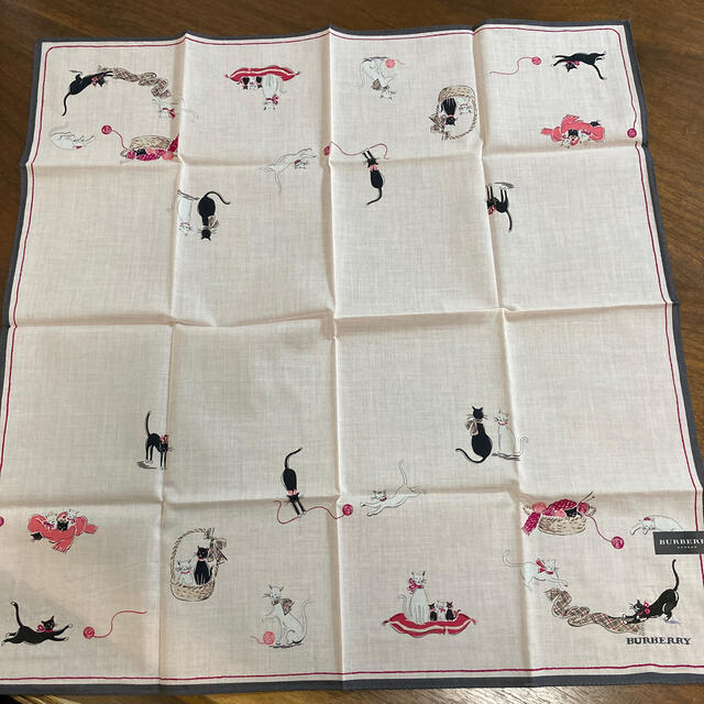 BURBERRY(バーバリー)のバーバリー　ハンカチ　刺繍　ネコ　猫 レディースのファッション小物(ハンカチ)の商品写真