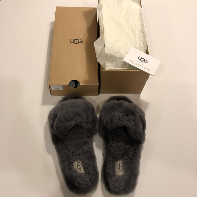 UGG(アグ)のUGG ファーサンダル　23センチ インテリア/住まい/日用品のインテリア小物(スリッパ/ルームシューズ)の商品写真