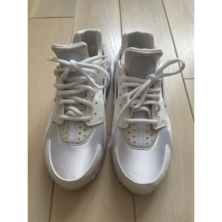 ナイキ(NIKE)のNIKE AIR HUARACHE ナイキエアハラチ(スニーカー)