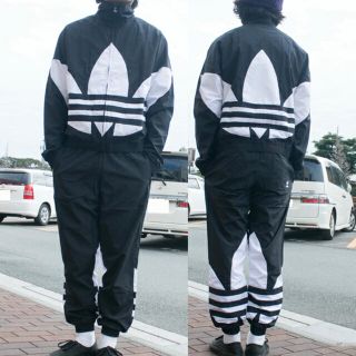 アディダス(adidas)のadidas originals のビッグサイズのトレフォイルセットアップ(ナイロンジャケット)