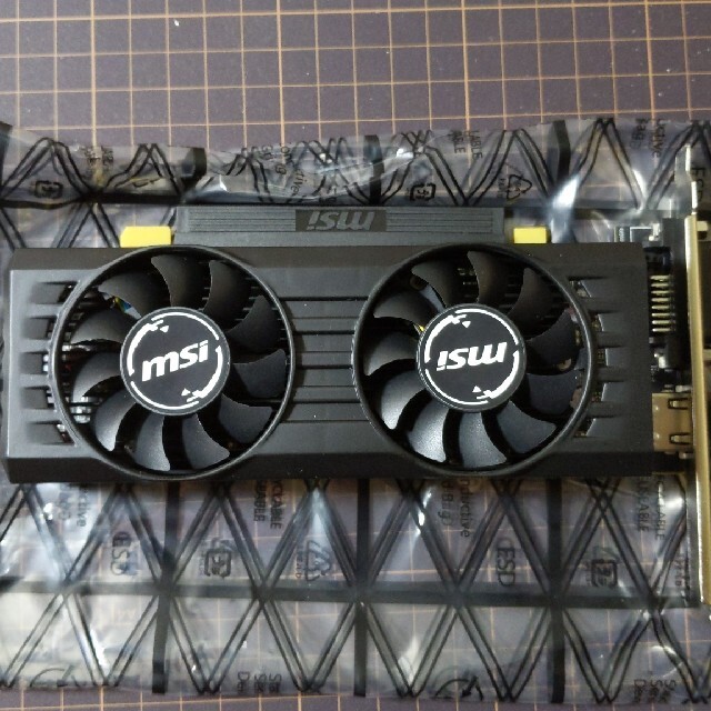 MSI Radeon RX 550 4GT LP OC 美品 スマホ/家電/カメラのPC/タブレット(PCパーツ)の商品写真