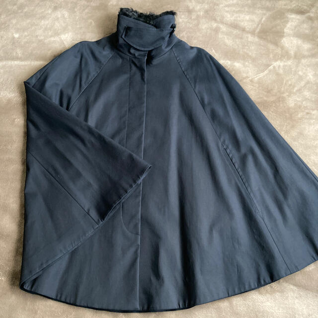 UNITED ARROWS(ユナイテッドアローズ)のポンチョコート　濃紺 レディースのジャケット/アウター(ポンチョ)の商品写真
