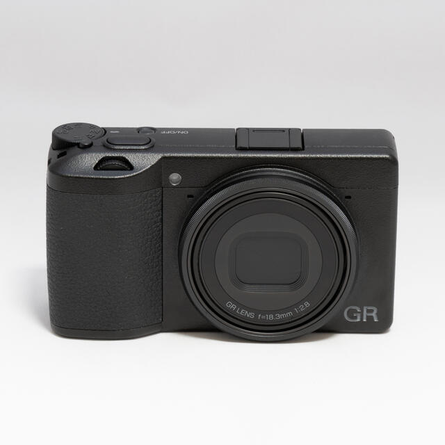 価格は安く RICOH III GR RICOH - コンパクトデジタルカメラ