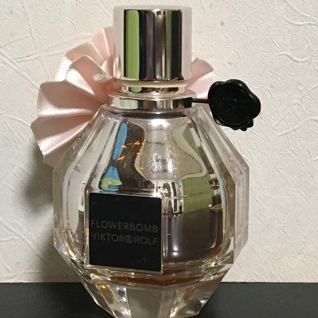 VIKTOR&ROLF(ヴィクターアンドロルフ)のヴィクター&ロルフ　フラワーボム コスメ/美容の香水(香水(女性用))の商品写真