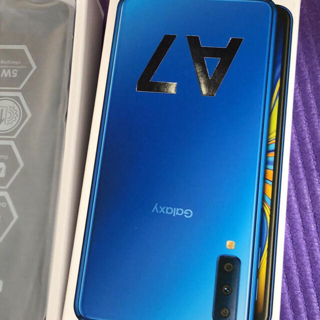 Galaxy A7 ブルー