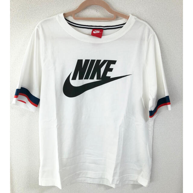 NIKE(ナイキ)のNIKE Tシャツ レディースのトップス(Tシャツ(半袖/袖なし))の商品写真